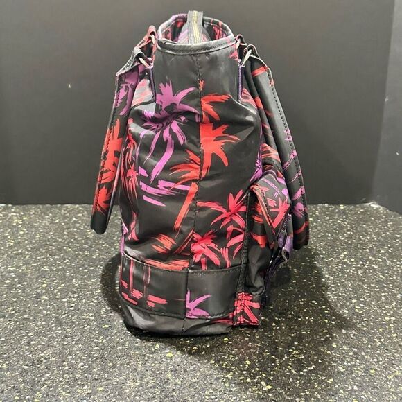 Diesel Palm Tree Vacation Tote - Picture 4 of 8